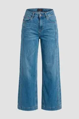 Jean de corte wide leg con tiro medio, diseño de cinco bolsillos y costuras verticales decorativas a lo largo de las piernas.