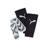 Canilleras de fútbol Puma Ultra Light Sleeve negras con logo de Puma en blanco. Incluye mangas de sujeción.