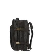 Mochila maletín de cuero color marrón, con compartimento principal y bolsillo frontal con cierre, asas de mano superior y lateral, y compartimento para notebook.