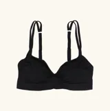 Soutien de microfibra color rosa, sin aro y con breteles regulables.