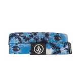 Cinturón de tela con estampado tie-dye en tonos azules, con hebilla metálica negra que presenta el logo de la marca y abridor de botellas integrado en la parte posterior.