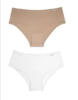 Pack de dos bombachas de microfibra, una en color beige y otra en color blanco, ambas de tiro medio.