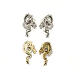 Par de aros con forma de dragón chino, disponibles en dorado y plateado.