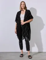 Kimono negro de gasa con apliques de brillos, marca Jessica Mc Clintock.