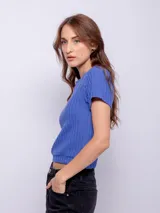 Remera negra de morley de manga corta y corte ajustado.