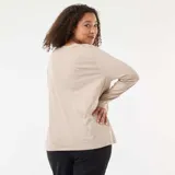 Camiseta de punto color beige con cuello en V y manga larga, de corte clásico y ajuste cómodo.