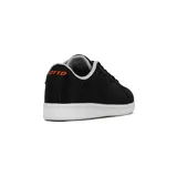 Championes Lotto negros con detalles en gris y logo naranja.