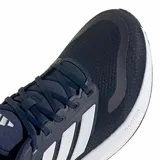 Championes de running Adidas modelo Runfalcon 5, color azul marino con detalles en blanco. Presentan parte superior de malla transpirable, entresuela con tecnología Cloudfoam para mayor amortiguación y suela de goma Adiwear.