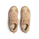 Championes de senderismo Merrell modelo Accentor 3, confeccionados en cuero de ante y malla transpirable. Presentan diseño en tonos tostado y marrón, con puntera protectora, entresuela de espuma EVA para mayor estabilidad y suela de goma adherente diseñada para tracción en senderos.