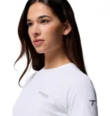 Remera de senderismo Columbia Diamond Peak, de color blanco y manga corta, con tecnología Omni-Freeze y Omni-Shade para protección solar y enfriamiento avanzado.
