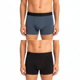 Pack de tres bóxers Quiksilver para hombre, de ajuste ceñido con cintura elástica con el logo de la marca en relieve.