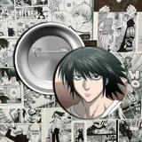 Pin metálico redondo con la imagen de Light Yagami del anime Death Note.