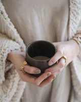 Anillo abierto de plata 925 con forma de herradura.