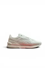 Championes Puma modelo R78, de color blanco, con diseño urbano y deportivo, entresuela amortiguada y suela de goma.