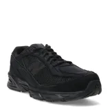 Championes urbanos New Balance modelo 509, color negro, con diseño robusto estilo dad shoe. Presentan un upper de malla transpirable con refuerzos sintéticos, mediasuela con tecnología ABZORB para mayor amortiguación y suela de goma resistente.