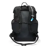 Mochila técnica Columbia de 30 litros, color negro, diseñada para senderismo y actividades al aire libre. Cuenta con respaldo de malla transpirable, estructura de acero elástico, sistema de compresión lateral, bolsillos laterales para botellas, compatibilidad con sistema de hidratación y bolsillos organizadores.