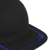 Gorra Adidas negra con logo bordado en azul en el frente y ribete azul en la visera.