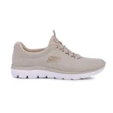 Championes Skechers Summits color beige, con cordones elásticos y plantilla acolchada.