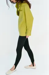 Leggings de tiro alto y diseño ajustado, con acabado en fuseau en los tobillos.