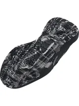 Championes de básquetbol Under Armour modelo Lockdown 7, color negro con detalles en gris. Presentan una parte superior de malla transpirable con superposiciones de cuero, entresuela de EVA para mayor reactividad y suela de caucho con patrón de tracción en espiga.