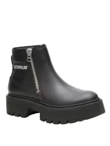 Bota tipo chelsea de plataforma Caterpillar, confeccionada en cuero liso con cierre lateral metálico y suela de goma dentada de alta tracción.