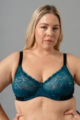 Soutien reductor con aro, de puntilla color petróleo y breteles elásticos regulables.