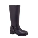 Bota de caña alta Bottero de cuero negro, con diseño de textura granulada, taco bajo cuadrado y detalle de correa con herraje metálico en el tobillo.