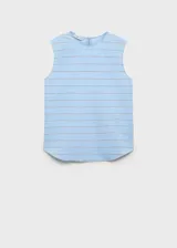 Blusa celeste con rayas horizontales blancas y marrones, cuello redondo y sin mangas.