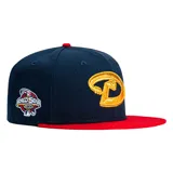 Gorro New Era 59FIFTY del equipo de béisbol Arizona Diamondbacks, con el logo del equipo bordado en el frente y el logo de la Serie Mundial 2001 en el lateral.