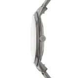 Reloj Fossil Minimalist con caja de acero gris de 44mm de diámetro, esfera gris y pulsera de acero gris. Resistente al agua hasta 50 metros. Incluye garantía de 2 años.