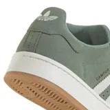 Championes Adidas Campus 00S, color verde salvia, con capellada de gamuza, tres franjas dentadas en blanco y suela de goma color goma natural.