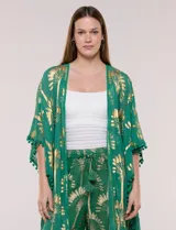 Kimono largo de viscosa color verde con estampado metalizado dorado de palmeras, mangas anchas, detalles de pompones en los bordes y diseño abierto.