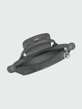 Cartera pouch Le Pliage de Longchamp, modelo compacto en color bordó con asa superior corta y cierre de solapa con botón a presión.