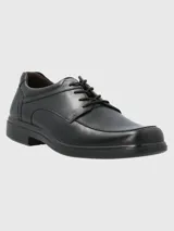 Zapato de vestir para hombre con tecnología waterproof, confeccionado en cuero negro con cierre de cordones y suela de poliuretano.