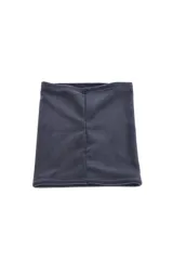 Cuello térmico de polar en color negro, diseñado para proteger del frío en actividades al aire libre.