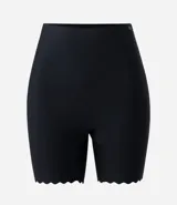 Bermuda modeladora color piel, de microfibra con borde nube y forro de algodón.