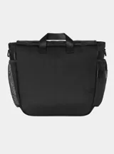 Bandolera Carhartt WIP Prescott Shoulder Bag, color negro, con cierre de solapa frontal mediante correas ajustables con hebilla y el logo de la marca bordado en relieve.