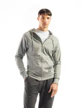 Canguro naranja de felpa con capucha y cierre frontal.