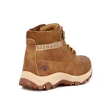 Bota acordonada color marrón claro, con suela de goma y detalles de costuras.
