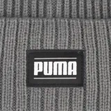 Gorro de lana Puma acanalado, color gris, con logo de la marca en etiqueta cosida en el frente.