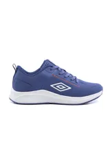 Championes deportivos Umbro modelo Volten, color violeta con detalles en naranja y suela blanca. Presentan capellada de malla transpirable, cordones tonales y el logo de la marca en el lateral.