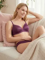 Pack de 2 soutiens color borgoña con encaje, sin aro y copa formada, marca Jessica Simpson. Breteles fijos de largo regulable. Abrocha detrás en tres posiciones.