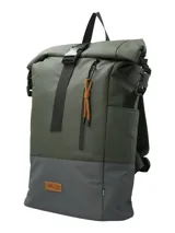Mochila roll-top RKF de diseño técnico, confeccionada en poliéster reciclado repelente al agua. Presenta una combinación de colores verde oliva y gris, con cierre principal de hebilla, bolsillo frontal vertical con tirador de cordón naranja y parche de cuero sintético con logo de la marca en la base.