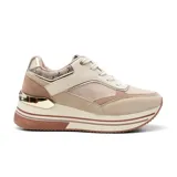 Championes urbanos Korium Mila D24, con plataforma y diseño en bloques de color beige, rosa pálido y blanco.
