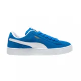 Championes Puma Suede XL de gamuza en color azul, con franja lateral blanca y suela de goma blanca.
