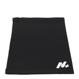 Cuello multifuncional de algodón color negro, con logo de la marca N+ estampado en color blanco en la parte inferior.