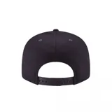 Gorra New Era 9Fifty color negro con logo bordado de los New York Yankees en blanco y logo de New Era bordado en el lateral. Visera plana y cierre snapback ajustable.