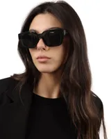 Lentes de sol con montura gruesa color verde oscuro y lentes negras.