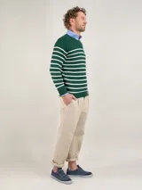 Jersey de punto inglés para hombre, confeccionado en algodón de corte regular fit, con diseño a rayas horizontales en color verde y blanco, cuello redondo y manga larga. Cuenta con el logo bordado en el pecho.