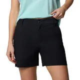 Short negro de tiro medio para mujer, de la marca Columbia, confeccionado con tejido elástico con tecnología repelente al agua y a las manchas, ideal para actividades al aire libre y trail.